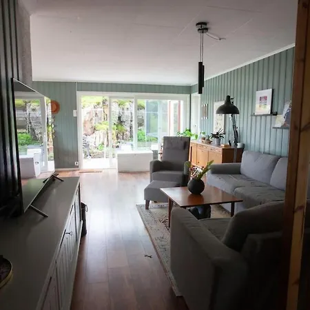 A Family-home In Lofoten Kabelvåg