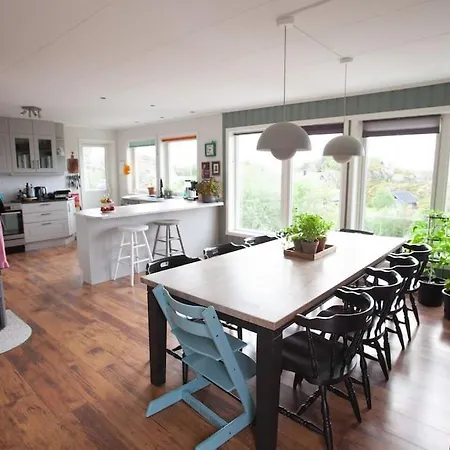 A Family-home In Lofoten *